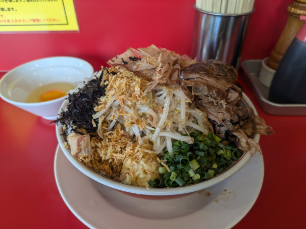 「汁なし（塩）野菜ましまし 1000円」@ラーメン金剛の写真