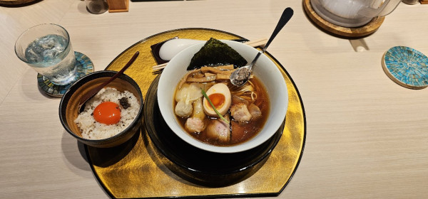 「アルティメットボルチーニ醤油ラーメン+たまごかけご飯」@入鹿TOKYOの写真