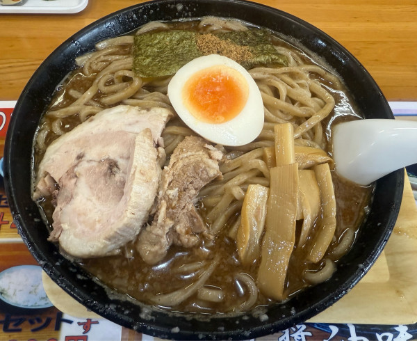 「濃厚魚介らあめんコッテリ大盛り」@あゆ次郎 北本店の写真
