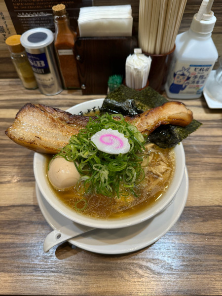 「焼豚中華そば　全部のせ　1,350円」@焼豚中華そば 啜るの写真