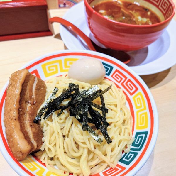 「レッドつけちゃん 角肉・味玉子入り」@九州じゃんがら 芝大門店の写真