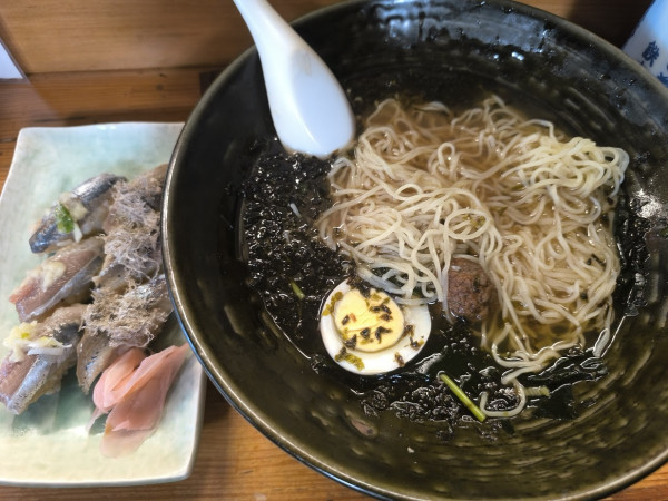 「(昼の)定食B:鰯寿司とラーメンセット(1,650)」@いさ美寿司の写真