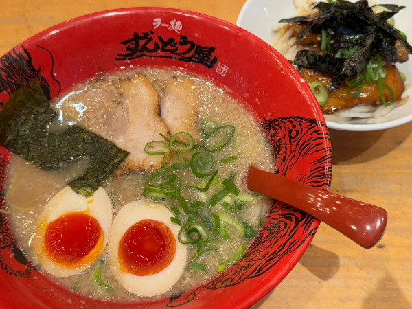 「味玉らーめん＋ずん丼」@ラー麺 ずんどう屋 大和中央林間店の写真
