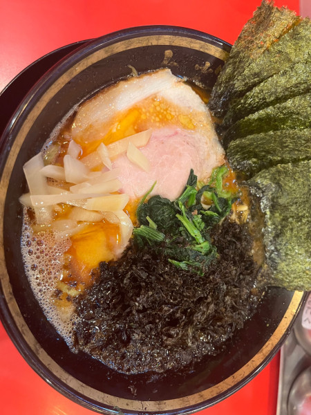 「旨辛ラーメン(中)1,100円＋岩のり200円」@横浜家系ラーメン 大輝家の写真