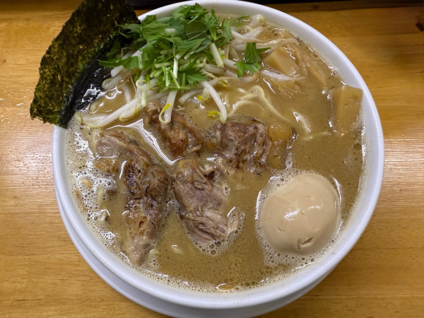 「玉子軟骨えびそば1300円＋カレーライス300円」@麺屋 白神の写真