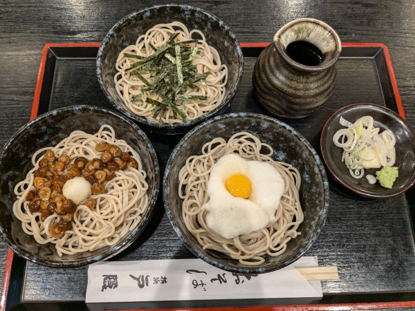 「戸隠連山￥1080+蕎麦前（グラス）￥450」@そば処 戸隠 本店の写真