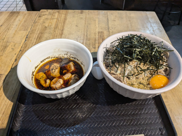 「鶏そば　中」@なぜ蕎麦にラー油を入れるのか。 池袋本店壬生の写真