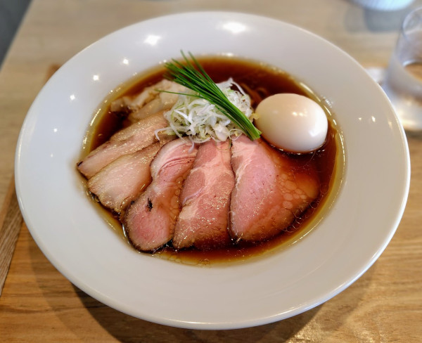 「特製中華蕎麦 1700円」@宍道湖しじみ中華蕎麦 琥珀 東京本店の写真