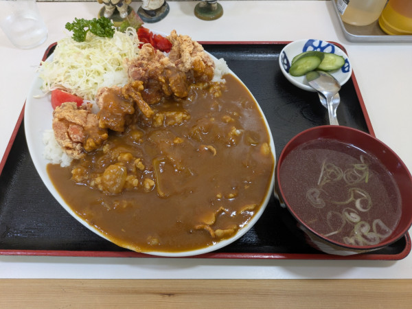 「とり唐揚げカレー」@よし味食堂の写真