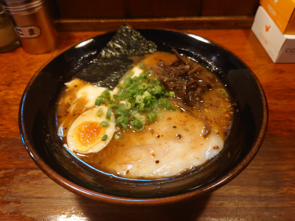 「熊本ラーメン並盛　替玉1」@麺屋 双喜の写真