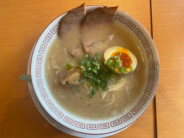 「だるまラーメン、半替玉」@だるま大使 無限 下北沢駅前店の写真