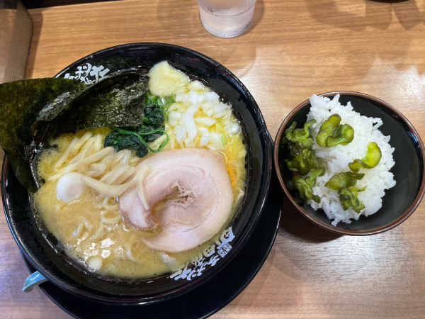 「豚骨ラーメン¥880」@町田商店 川崎駅西口店の写真