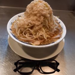 ラーメン(野菜多め・あぶらマシマシ・にんにく少し)