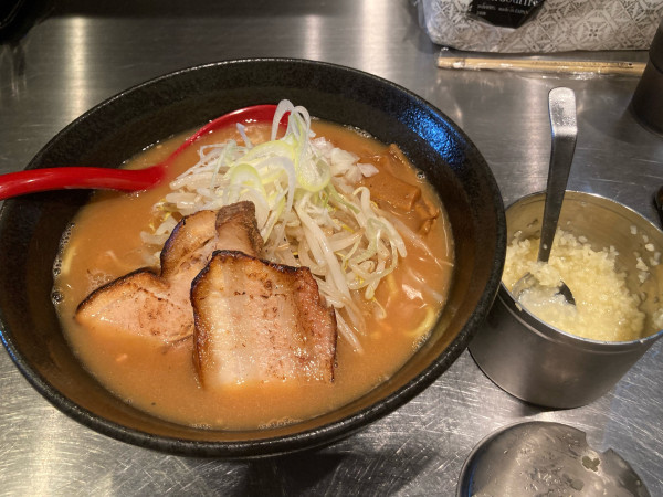 「味噌らぁ麺　にんにく」@らぁ麺 ようざんの写真