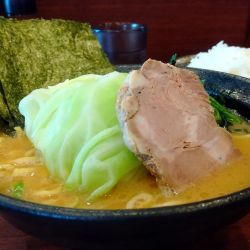 #ラーメン #900円 #キャベツ #150円 #ライス #20