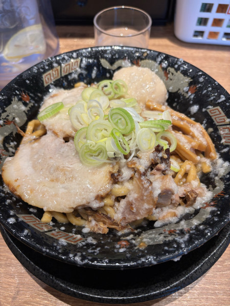 「爆盛油脂麺」@らーめん 平太周 吉祥寺店の写真