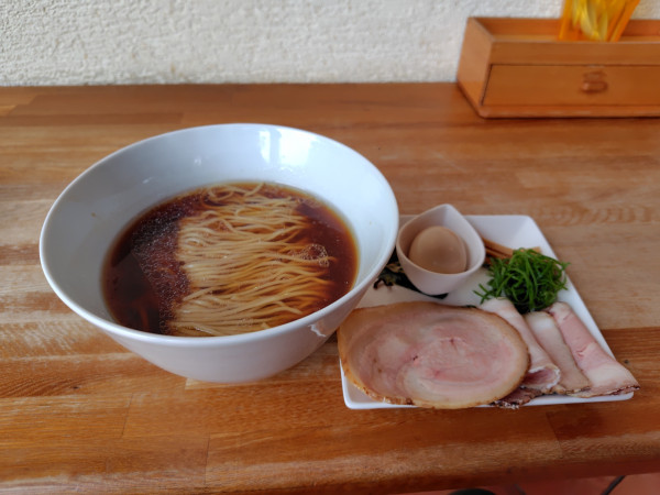 「得製正油らーめん¥1500」@湖麺屋 Reel Cafeの写真