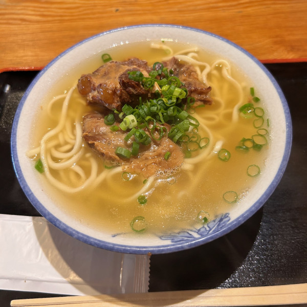 ソーキそば（800円）