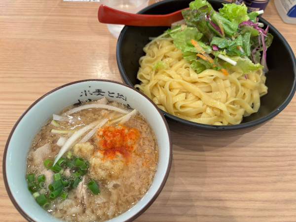 「背脂生姜醤油1050円」@小麦と肉 桃の木の写真