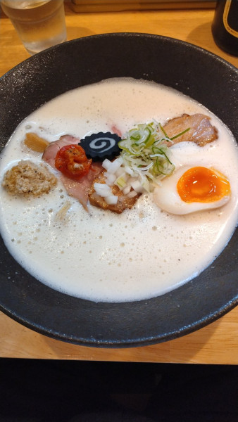 「クリーミー泡らあ麺」@自家製麺 絆の写真