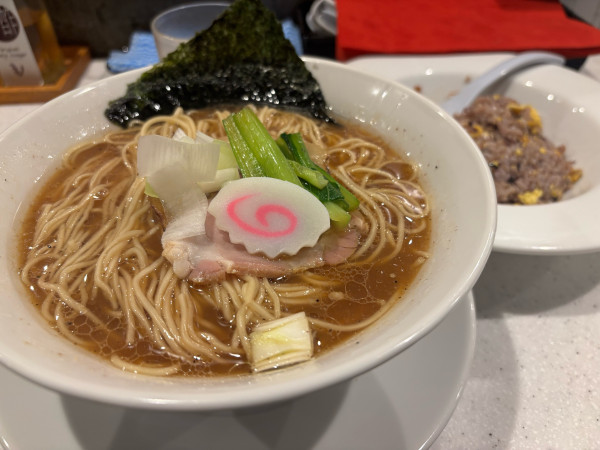 「昔ながらの中華そば➕チャーハン1000円 大盛100円」@Ramen Tamanahaの写真
