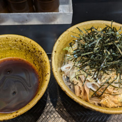 なぜ蕎麦にラー油を入れるのか。 秋葉原店の画像