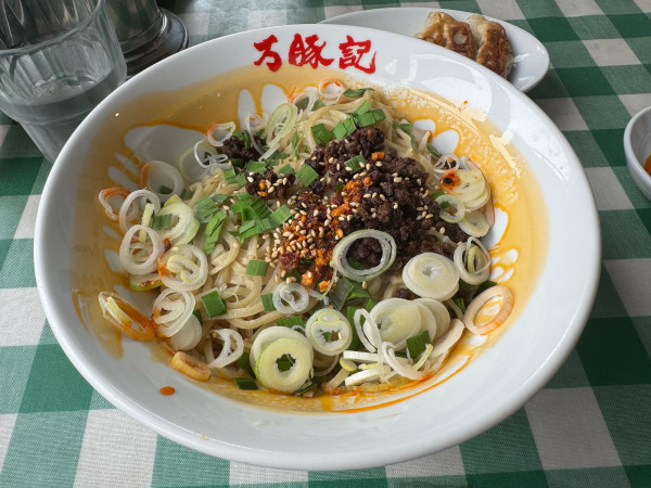 「汁なし担々麺」@万豚記 国立店の写真