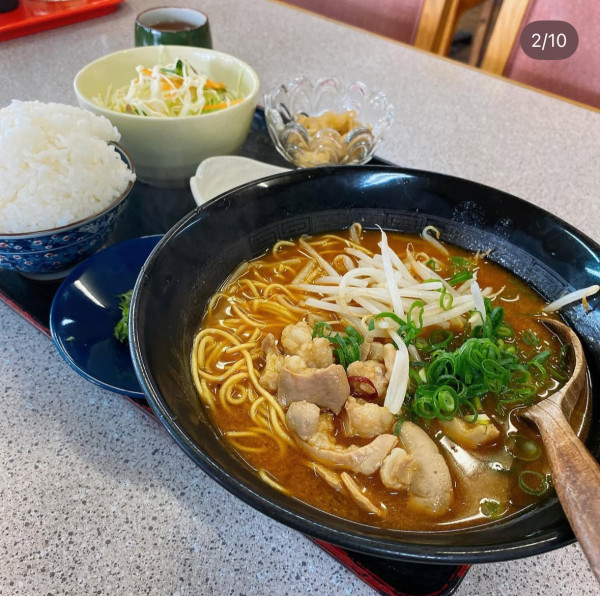 「ホルモン味噌ラーメン定食」@ドライブイン あけみの写真