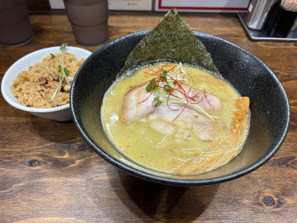 「牡蠣ソバ 貝めしセット」@貝だしラーメン 貝ガラ屋 町田の写真