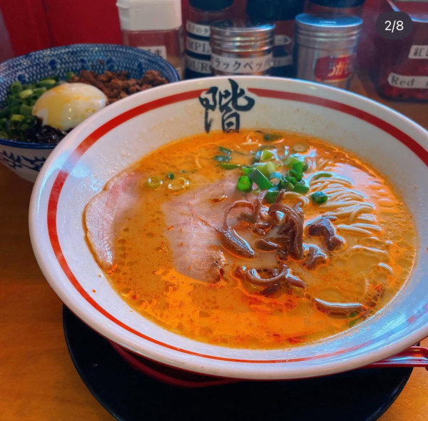 「豚骨ラーメン（辛）」@階杉 岩国本店の写真