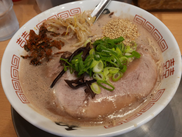「ラーメン 粉落とし＋替え玉 粉落とし」@博多ラーメン 和の写真