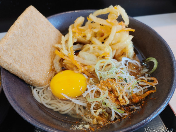 「朝そば（温・生卵：450円）、カレールー（無料）」@ゆで太郎 北本深井店の写真