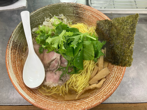 「月替わり塩ラーメン（生ハム原木、浅利）」@覆麺 智の写真