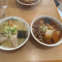 醤油ラーメン、塩ラーメン大盛り