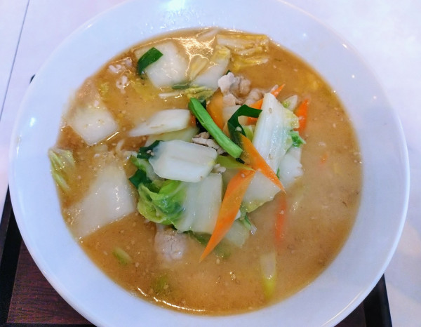 「とん汁らーめん ￥950」@やまむろラーメンの写真