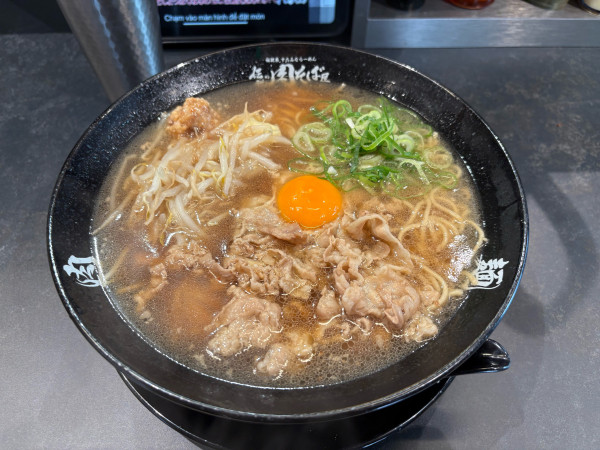 「秘伝のニンニク醤油　肉そば（麺大盛り）」@伝説の肉そば屋 御茶ノ水店の写真
