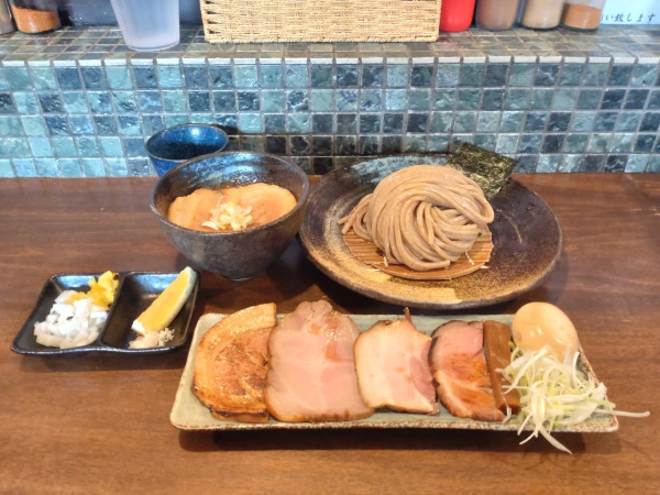 「汁並つけ麺中盛＋特製トッピング」@麺屋みつば＋クローバーの写真