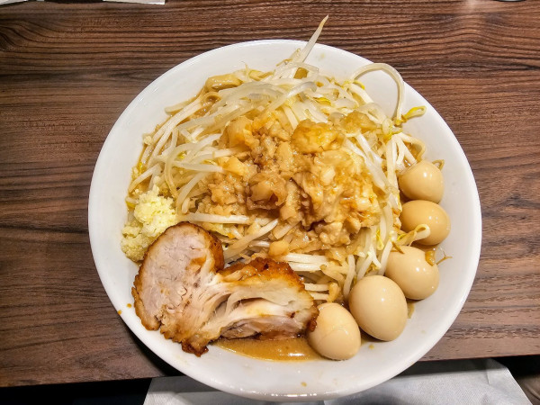 「ラーメン(並)うずら」@ラーメン つづき 新小岩店の写真