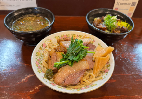 「【限定】奥江戸ぼたんつけ麺¥1100、牛ぼっかけ飯¥490」@らーめん 五ノ神精肉店 煮干し編の写真