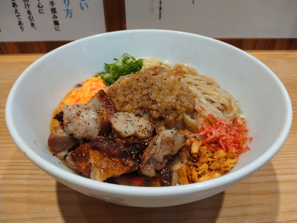 「背脂焼豚の塩冷し中華」@しおらーめん進化 2ndの写真