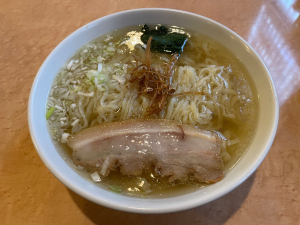 「手打ち醤油ラーメン（麺大盛り）」@はまふじの写真