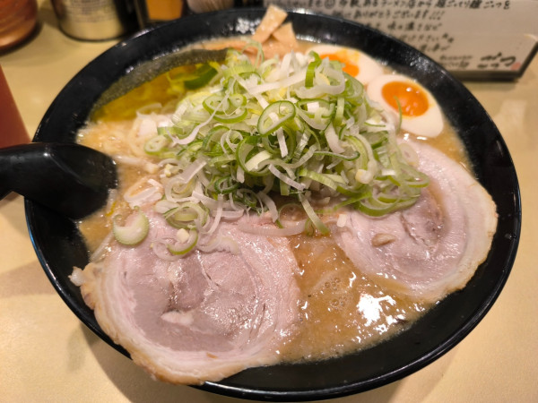 「味噌ラーメン中盛」@超ごってり麺 ごっつ 新小岩店の写真