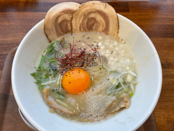 「月見鶏白湯　￥１０８０」@鶏白湯ラーメン専門店 HEITAIYAの写真