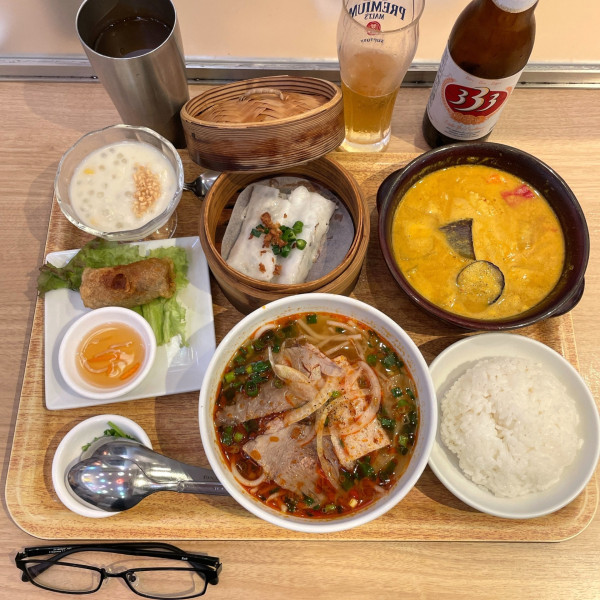 「ベトナム海鮮カレーと牛すじスープ麺のセット」@ジャスミンパレス 川崎アゼリア店の写真