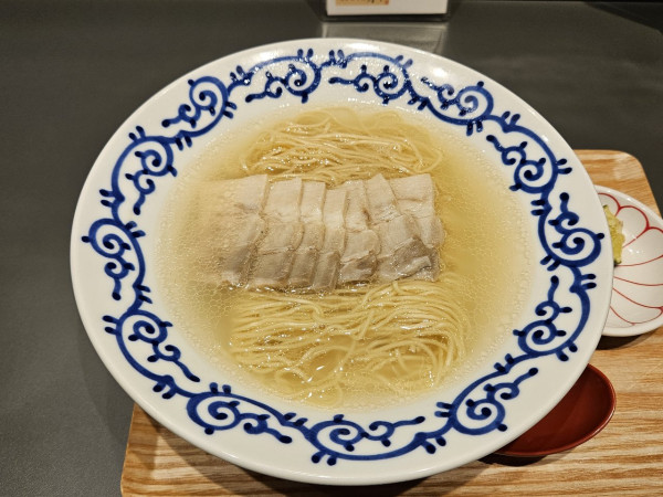 「豚豚そば(クリア豚骨チャーシューメン)」@豚そば 月や 西梅田店の写真