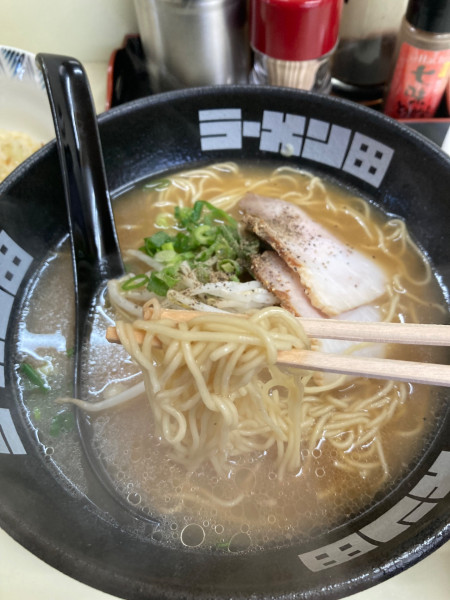 「醤油ラーメン　焼飯小950」@ラーメン田の写真
