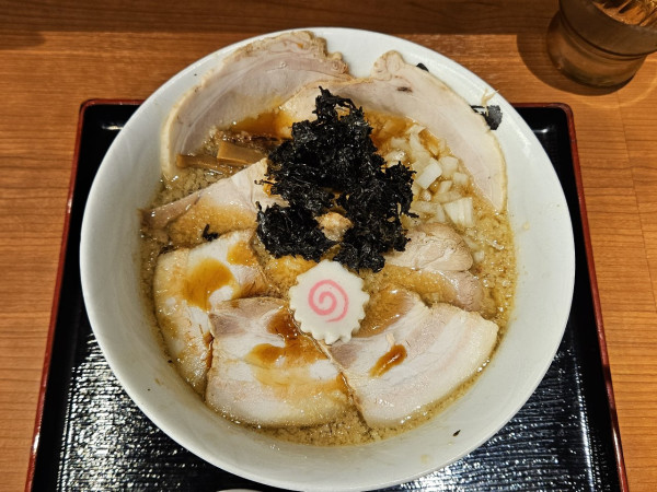 「肉そば」@酒麺亭 潤 JR新潟駅店の写真