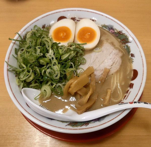 「めぎラーメン+味付煮卵(1220円)」@天下一品 所沢狭山ヶ丘店の写真