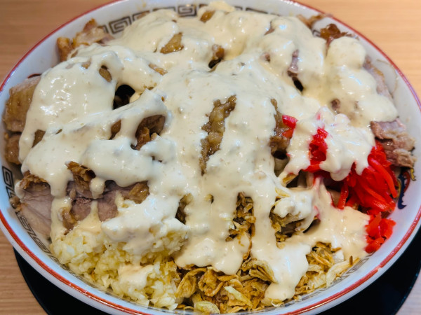 「冷やし中華 大(375g) 豚ダブル(8枚) 1,750円」@ラーメン豚山 門前仲町店の写真