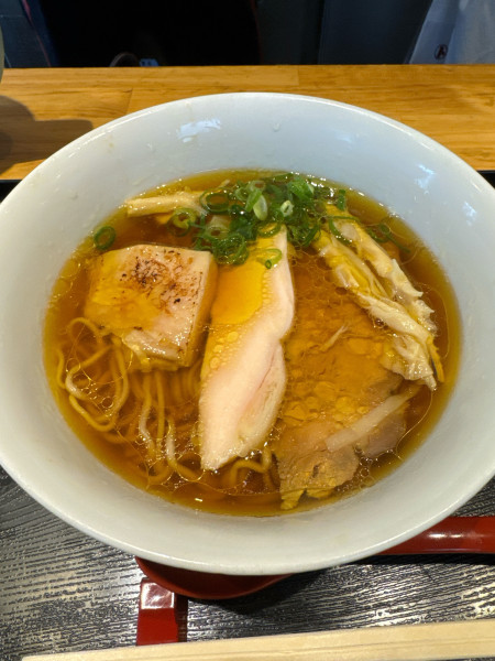 「地鶏らーめん 淡口醤油」@超純水採麺 天国屋の写真